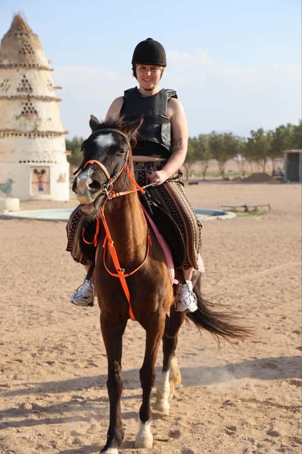 Hurghada: Horse Riding & Safari Adventure - Preparing the horses before the first ride