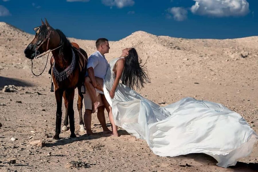 Hurghada: Red Sea & Desert Horse Riding Tour with Swimming - Food, drinks, and time at the stable