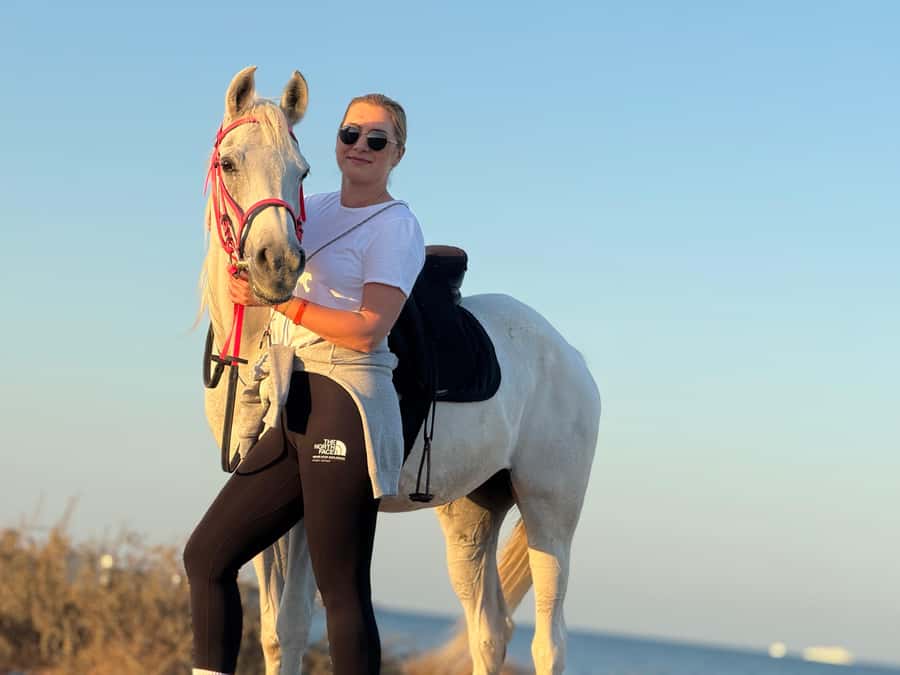 Hurghada: Sea & Desert Horse Riding tour/w Swimming&Transfer - What the guides and horses add