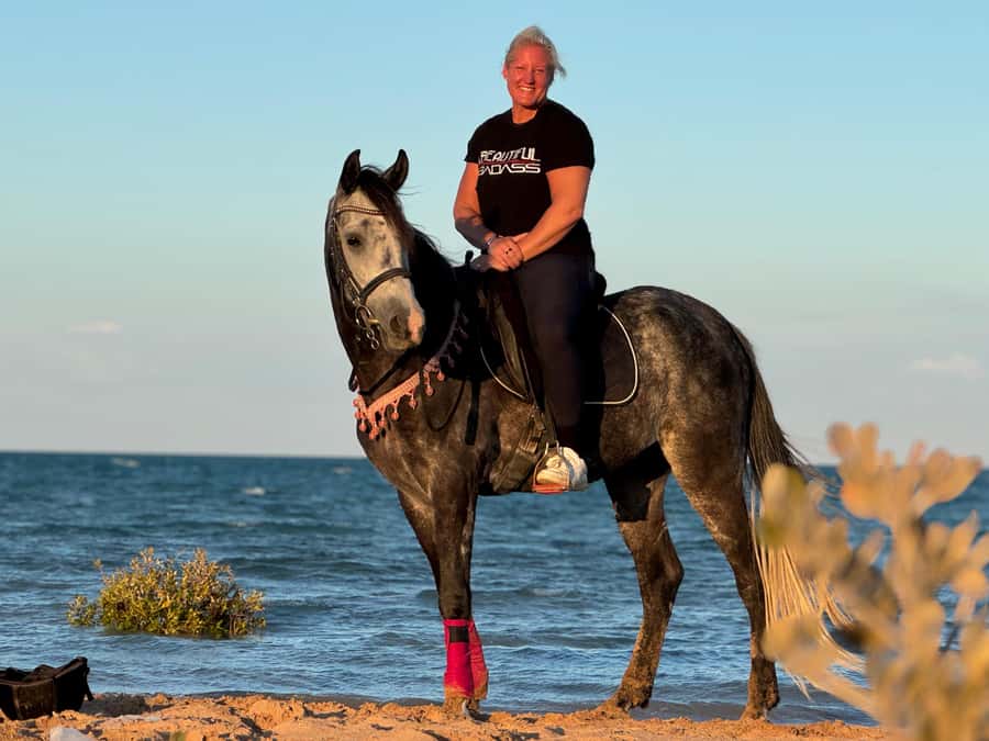 Hurghada: Sea & Desert Horse Riding tour/w Swimming&Transfer - Who should book, and who should think twice