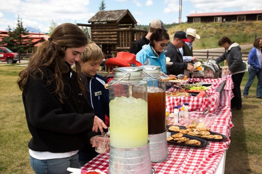 Jackson Hole: Dinner Cookout & Bridger-Teton Horseback Ride - Practical tips for a smoother outing