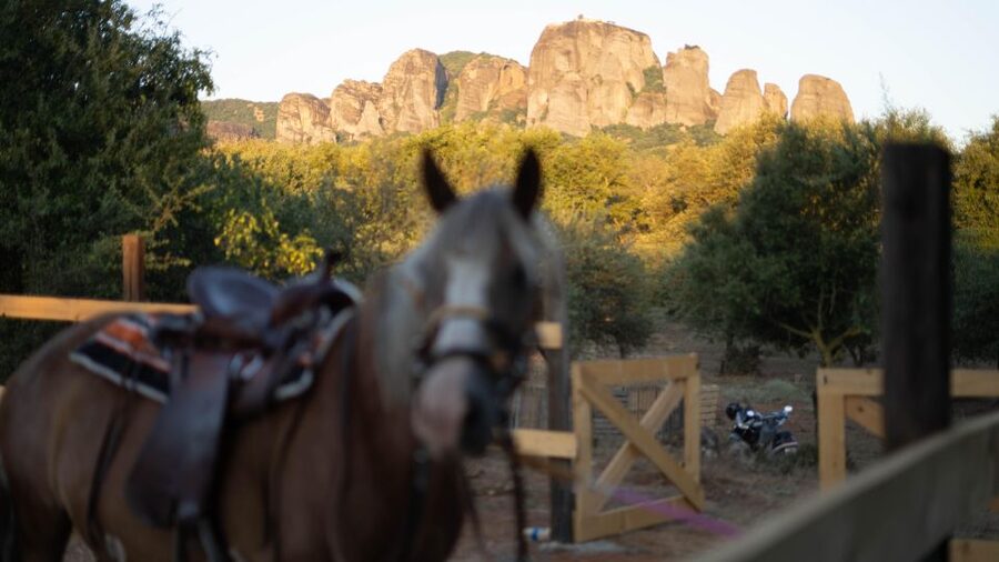 Kastraki: Meteora Sunset Horseback Riding - Guides who make beginners feel at ease