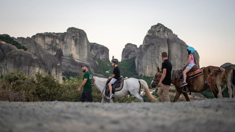 Kastraki: Meteora Sunset Horseback Riding - Getting there and planning your evening