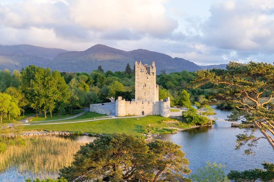 Killarney: Gap of Dunloe Pony, Trap & Traditional Boat Tour - The seven-mile Gap of Dunloe ride