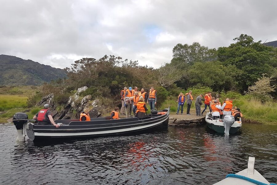 Killarney: Gap of Dunloe Pony, Trap & Traditional Boat Tour - Lunch at Lord Brandon’s Cottage
