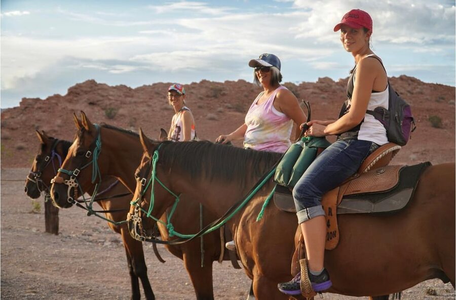 Las Vegas: Horseback Riding Tour with Lunch - BBQ Lunch After the Trail