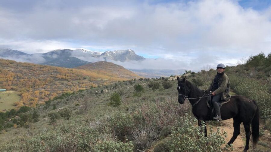 Madrid: Horse Riding in Sierra del Guadarrama National Park - Clothing, comfort, and what to bring