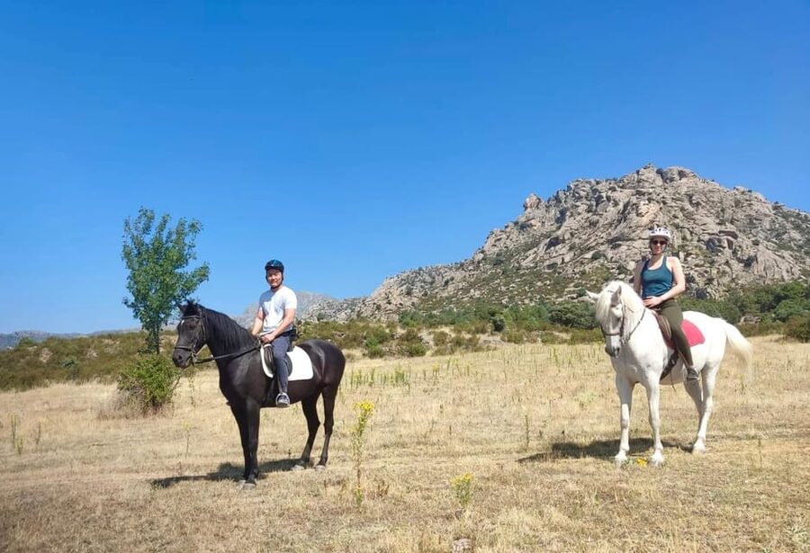 Madrid: Private Horseback Riding in Pedriza NP & Transport - Riding Through La Pedriza’s Granite Country