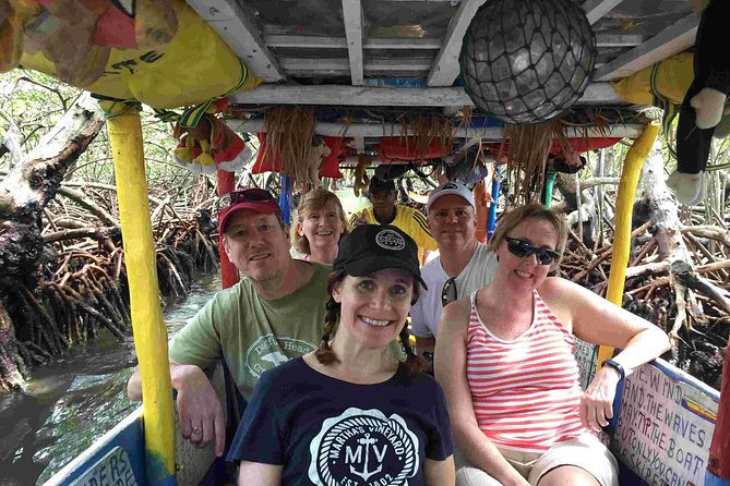 Mangrove tour,Horseback Riding, Snorkeling and beach in Roatan - Meeting your guide outside the cruise terminal