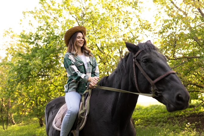 Medellin: Horseback Riding Adventure In Nature (Don't Overpay) - Key points at a glance