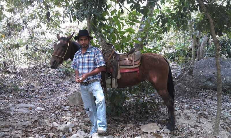 Mismaloya Jalisco: Rancho Manolo Horseback Tour - Arriving at Jardín de Edén