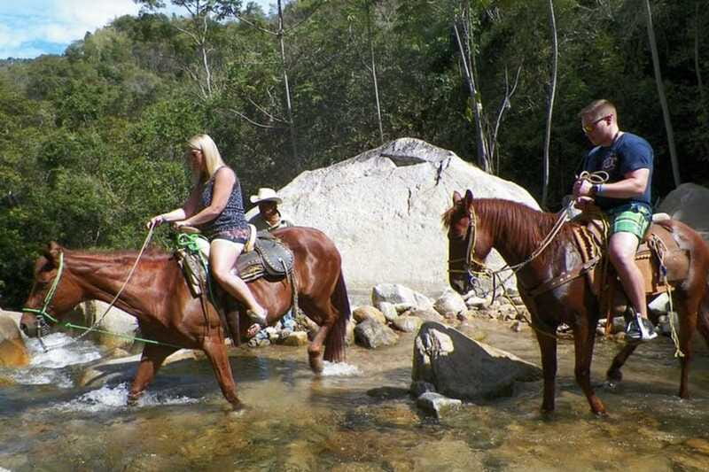 Mismaloya Jalisco: Rancho Manolo Horseback Tour - From Dirt Road to Jungle Trail