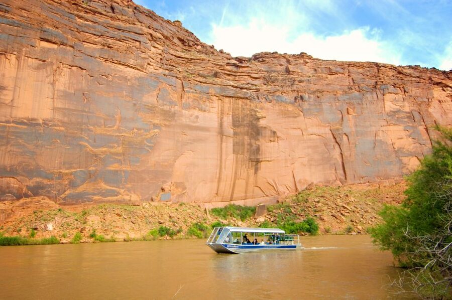 Moab: 3-Hour Jet Boat Tour to Dead Horse Point State Park - Little Arch and the first river views