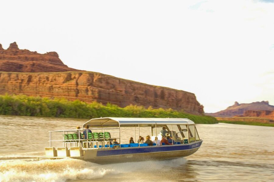Moab: 3-Hour Jet Boat Tour to Dead Horse Point State Park - Petroglyphs, Jug Handle Arch, and the river corridor