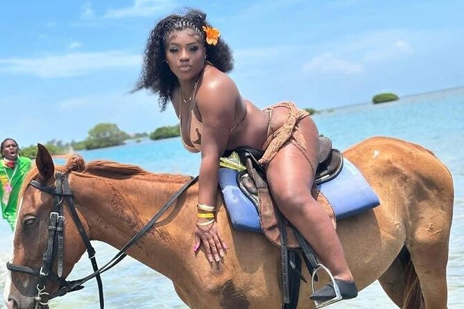 Montego bay horseback ride and swimming Adventure - Riding from Montego Bay into the Jamaican scenery