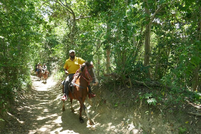 mountain horse back riding - Villages, nature, and the photo stop