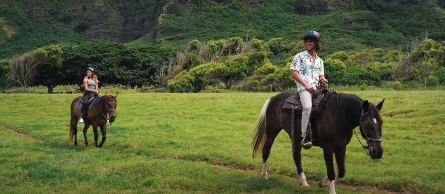 Oahu: Kualoa Hills and Valleys Horseback Riding Tour - Who should book this $162 experience