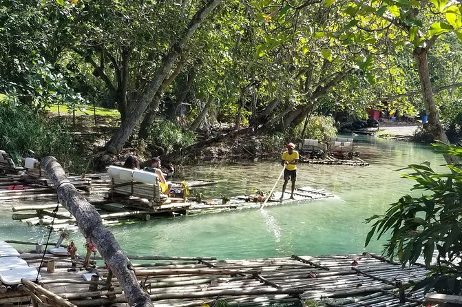 Ocho Rios Private Horse Riding, River Tubing and Rafting[Entry fee not included] - What the guide service adds
