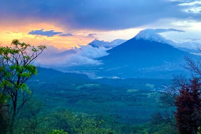 Pacaya Volcano Luxury Sunset Horseback Riding Tour/ Dinner Cooked by-Lava Chef - Pizza, marshmallows, and a private lava chef