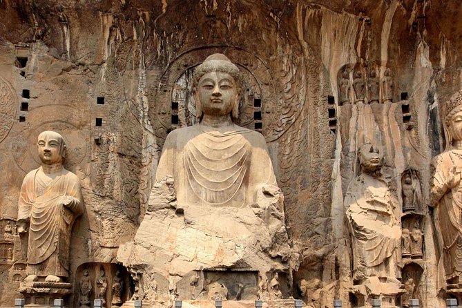 Private Luoyang Day Tour: Longmen Grottoes and White Horse Temple - Lunch at a local Luoyang restaurant