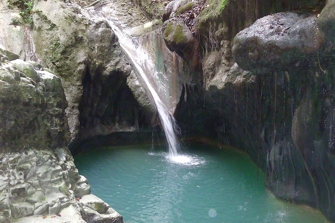 Puerto Plata: Damajagua waterfalls + Safari buggy + Horseback riding (TOP3IN1) - Horseback riding through the rolling hills