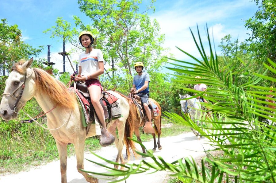 Punta Cana: Bávaro Adventure Park Horse Riding & Waterfalls - The no-phone rule and the photo question