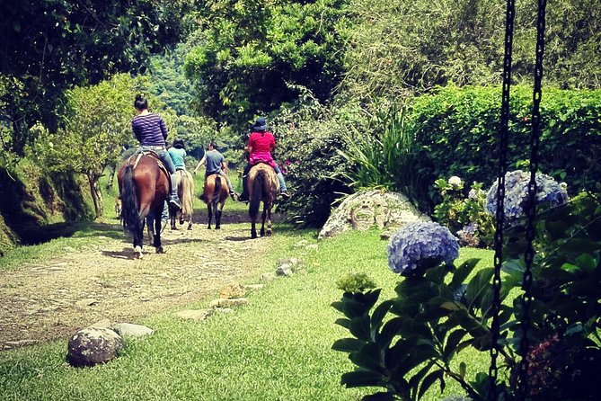 Queveri Horseback Riding Tours - La Fonda del Alto and the four-course lunch