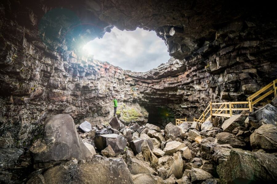 Reykjavik: Lava Cave, Hot Springs, Horses & Waterfalls Tour - Hraunfossar and Barnafoss, two very different waterfalls