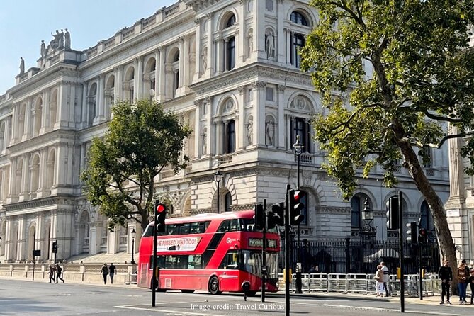 Royal London: Private Half-Day Tour with Horse Guards Parade - Buckingham Palace from the outside