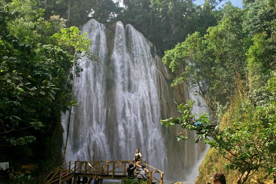 Samaná: El Limón Waterfall Horseback Riding Tour - Riding toward a 60-meter waterfall