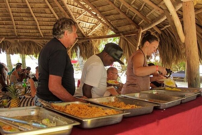 Samana - Key Levantado - Limon Waterfall - Horseback Riding - Group size, guides, and the real pace of the day