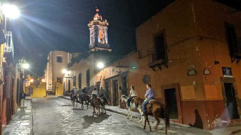 San Miguel de Allende: Horseback Riding Cantinas Tour - Colonia San Antonio brings the first color