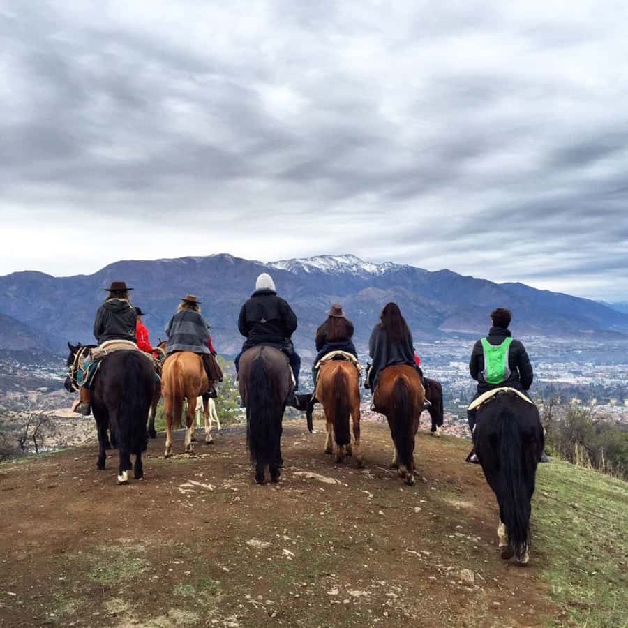 Santiago: Private Andes Foothills Horseback Riding. Half day - Leaving Santiago for the foothills