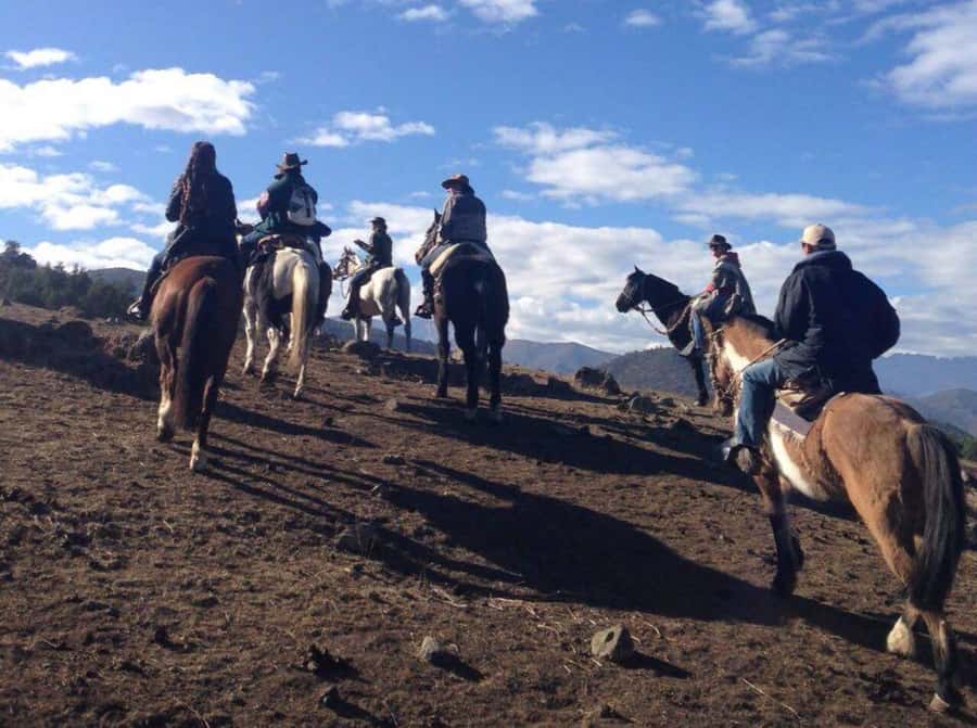 Santiago: Private Andes Foothills Horseback Riding. Half day - Weather, timing, and what to bring