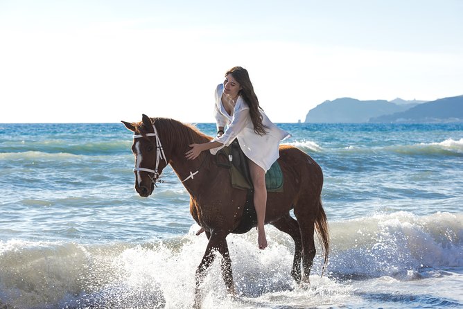 Santorini Horse Riding to Black Sandy Beach - What the first-time riding lesson covers