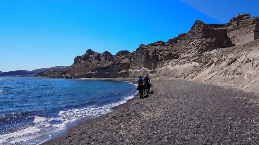 Santorini: Horseback Riding Tour on the Beach - Meeting the horses and getting comfortable