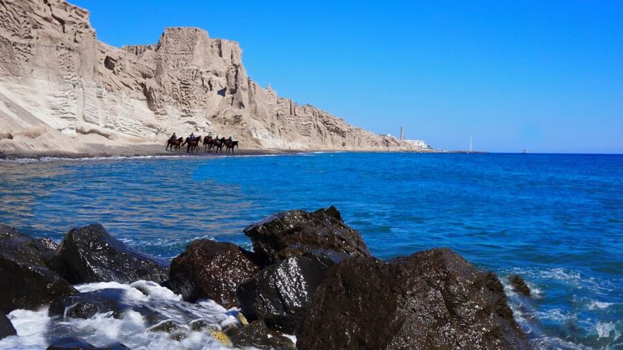 Santorini: Horseback Riding Tour on the Beach - Through vineyards and volcanic scenery
