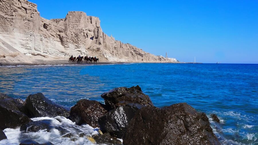 Santorini: Horseback Riding Tour on the Beach - Getting to the Akrotiri riding facilities