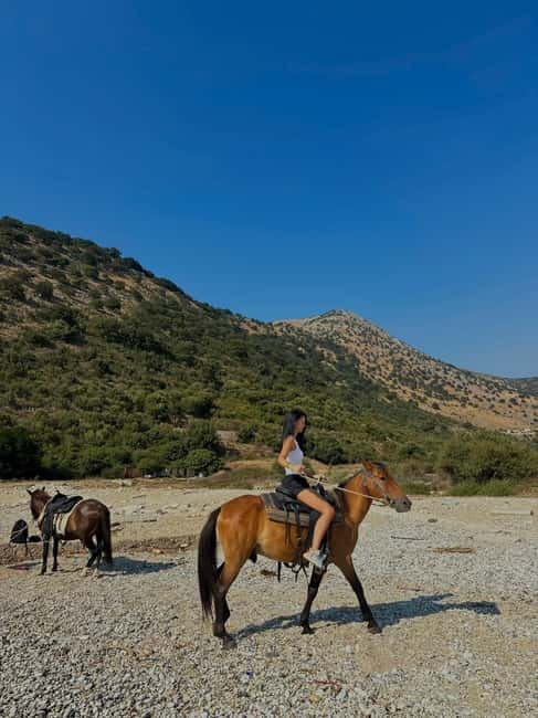 Saranda: Horseback Riding Tour - The short ride: one hour of fields and coastal views