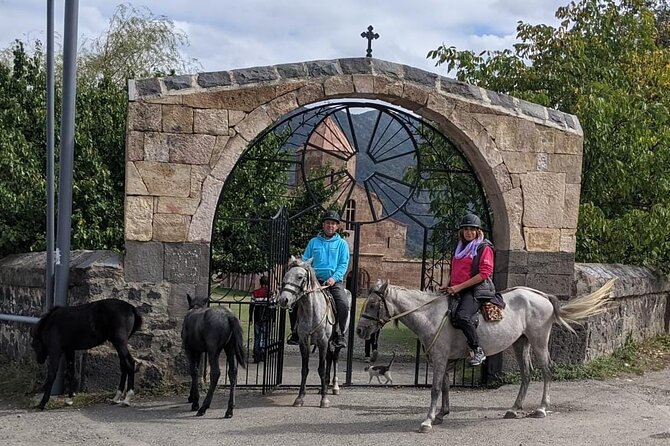 Scenic Trail Rides - The Mamikonyan Cemetery and the Return Trail