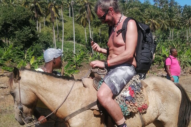Short Excursion horseback riding tours on the beach and mountain - What this Cabarete horseback tour actually offers