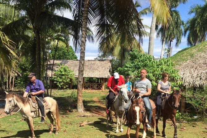 Short Excursion horseback riding tours on the beach and mountain - Getting there and getting back