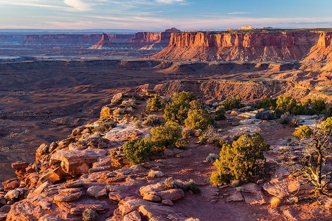 Sunrise photography in Dead Horse Point and Canyonlands National Park - Canyonlands National Park: one or two carefully chosen locations