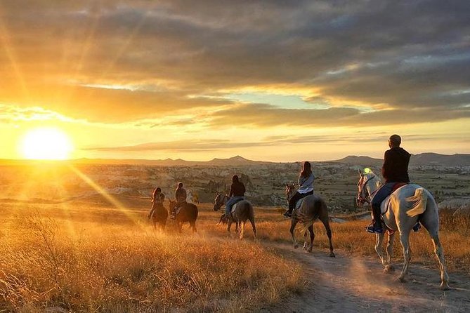 Sunset Horse Back Riding tour - Children and family bookings need extra care