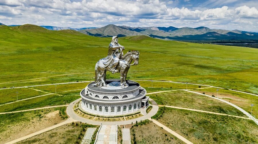 Terelj National Park: Tour with horse riding and hiking - Meeting local herders in Terelj
