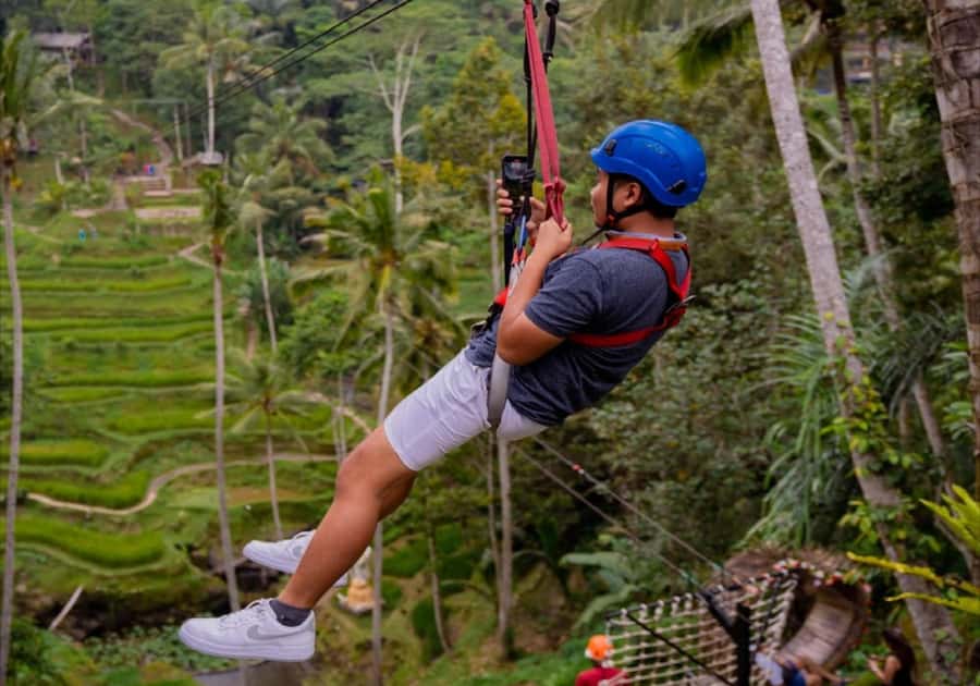 Ubud: Horse Riding, Zip-Line Tour & Waterfall Tour - A short walk to a cool mountain waterfall