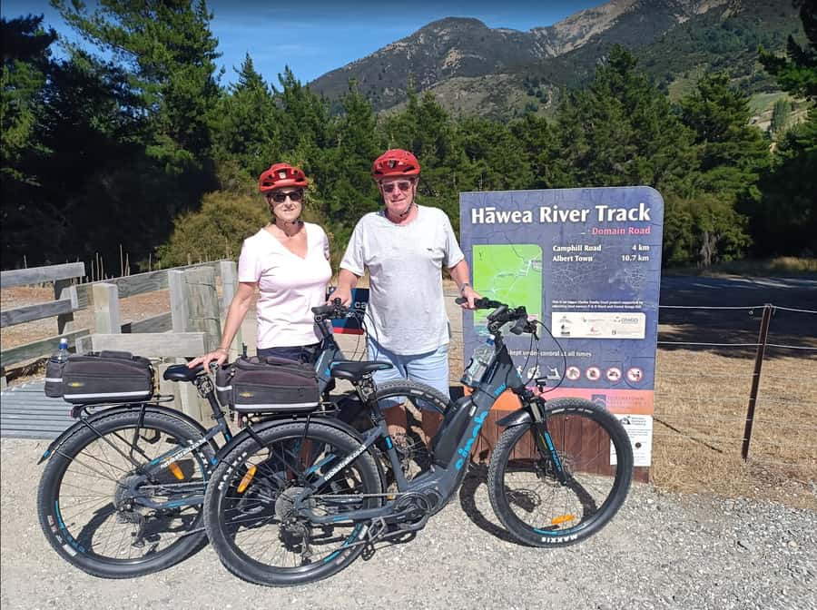 Wānaka And Hāwea: Trail Ride on Bike or E-Bike - Reaching Wānaka, the Outlet, and That Wānaka Tree