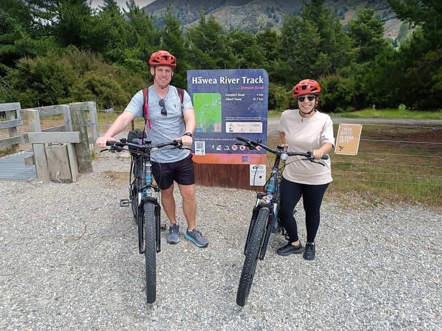 Wānaka And Hāwea: Trail Ride on Bike or E-Bike - Regular bike or e-bike?